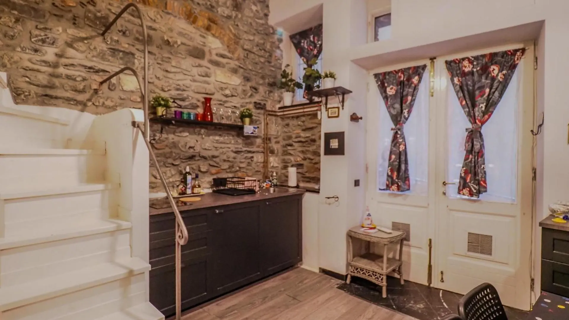 Petrella'S Point Studio With Ac Vernazza 0*,